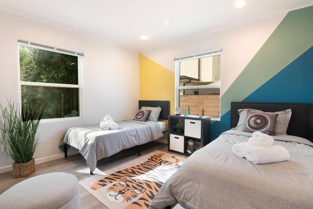 Beautiful 3 Bed 1 Bath Designer Home + Hot Tub ลอสแอนเจลิส ภายนอก รูปภาพ